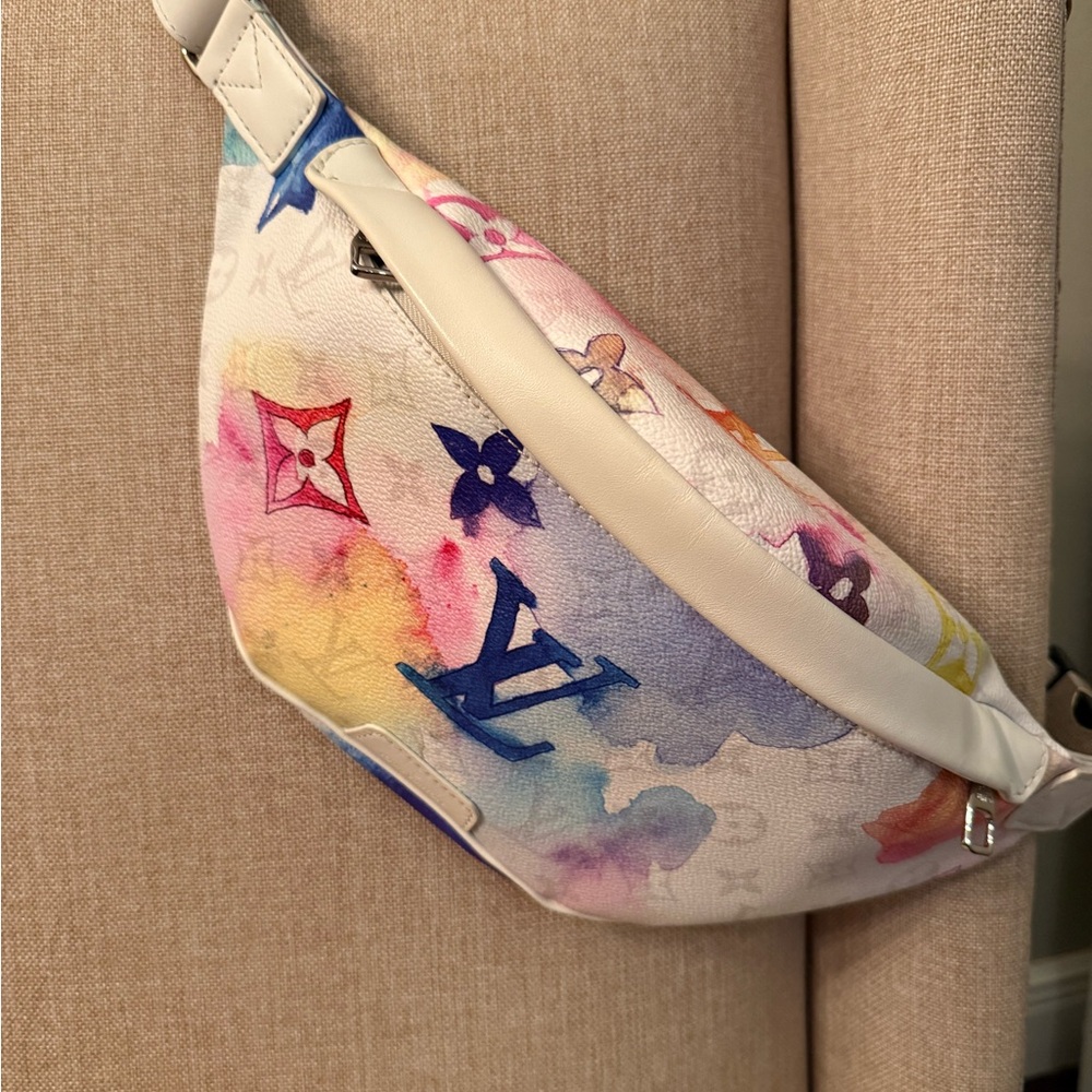 Louis Vuitton - White Monogram Watercolor Discovery Bumbag